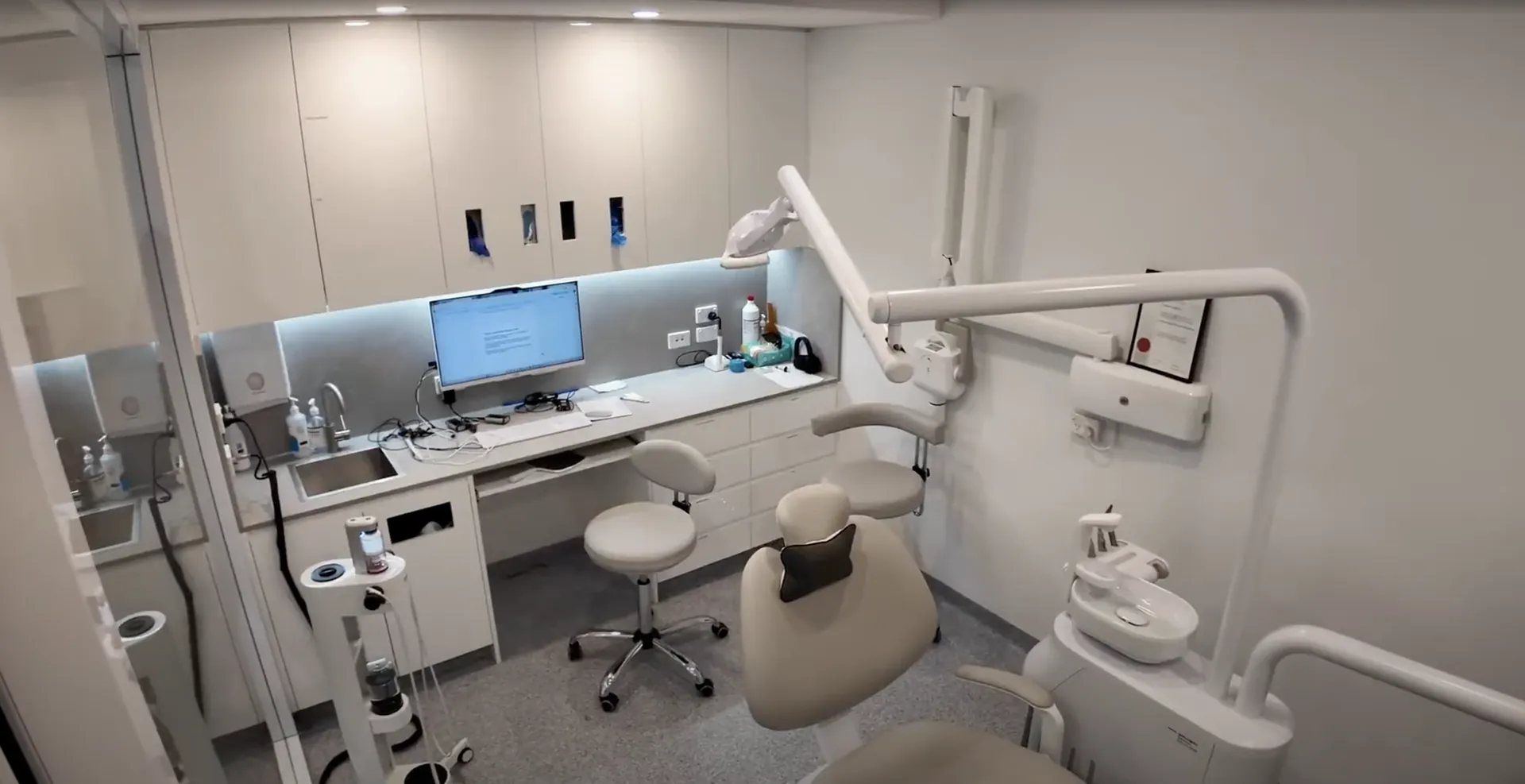 A treatment room at Hayat Dental
